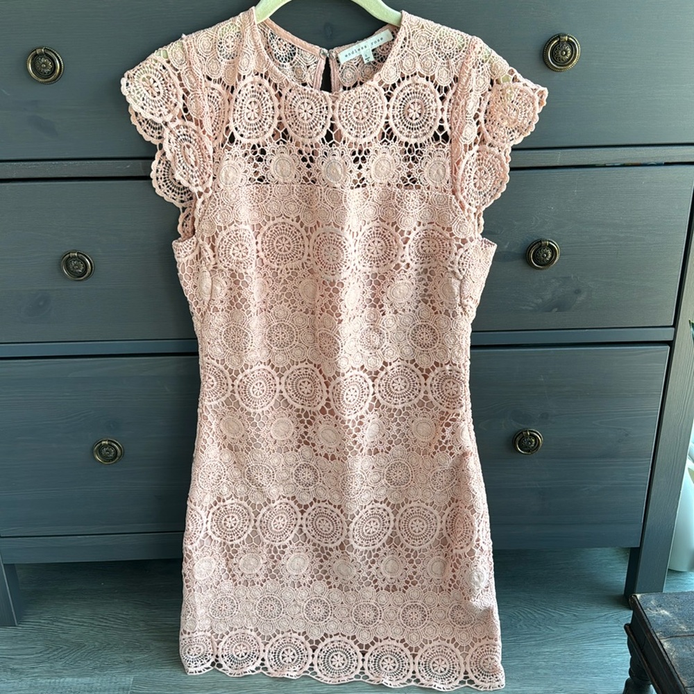 Light pink lace fitted dress